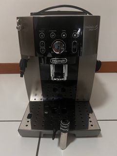De’Longhi Magnifica S Smart fully automatic coffee machine