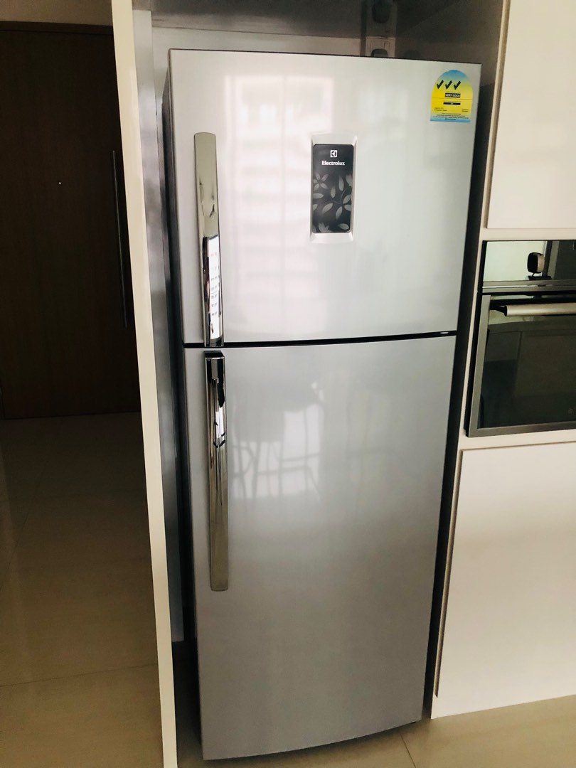 ELECTROLUX 2DOOR FRIDGE (319L) Good as New, TV & Home Appliances