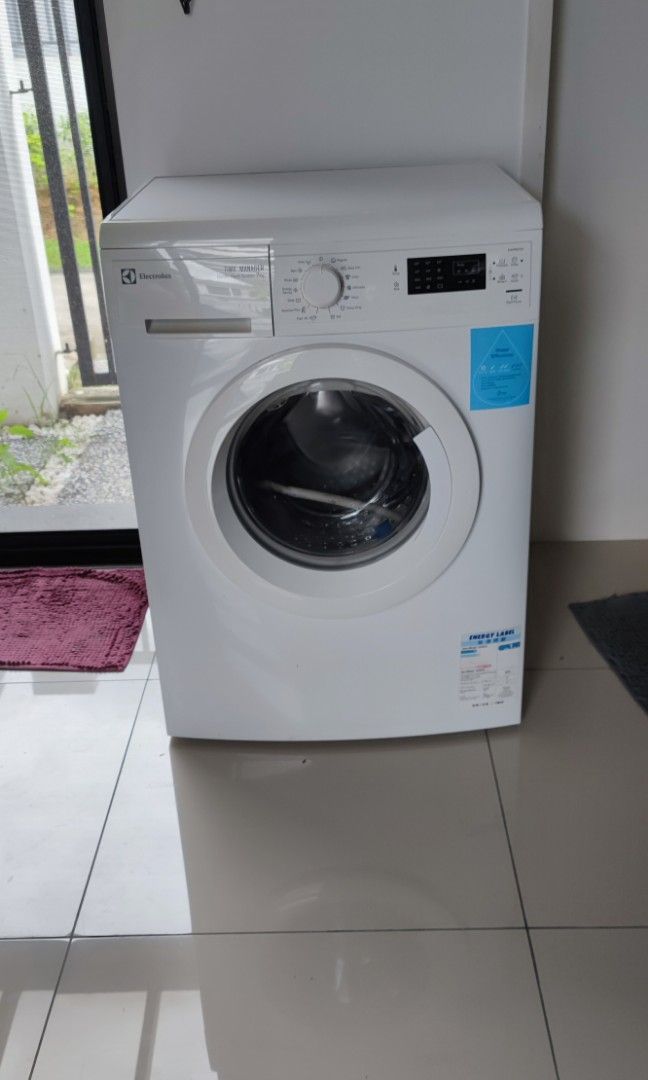 Electrolux Front load washer 7kg, TV & Home Appliances, Washing