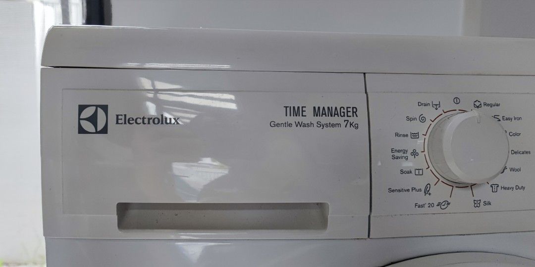 Electrolux Front load washer 7kg, TV & Home Appliances, Washing
