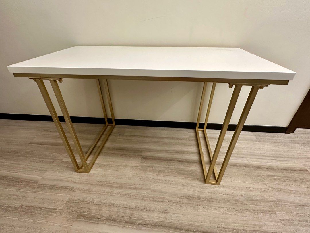 Elegant White and Gold office vanity dresser desk table, Furniture