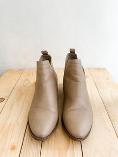 Forever 21 Chelsea Boots