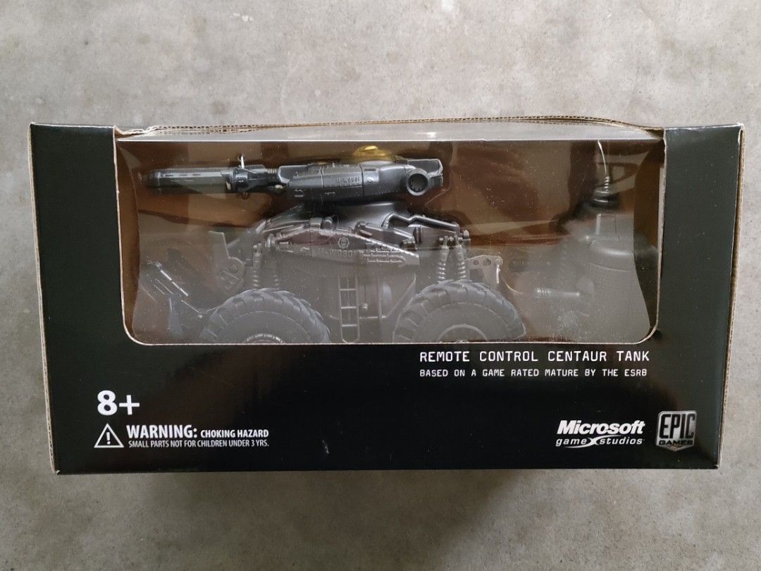 Gears of War 2 Remote Control Centaur Tank, Hobbies & Toys, Toys