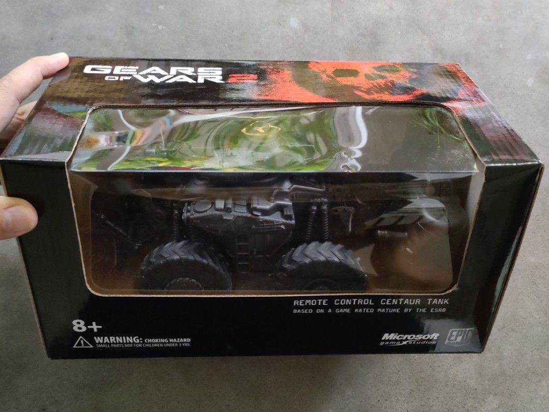 Gears of War 2 Remote Control Centaur Tank, Hobbies & Toys, Toys
