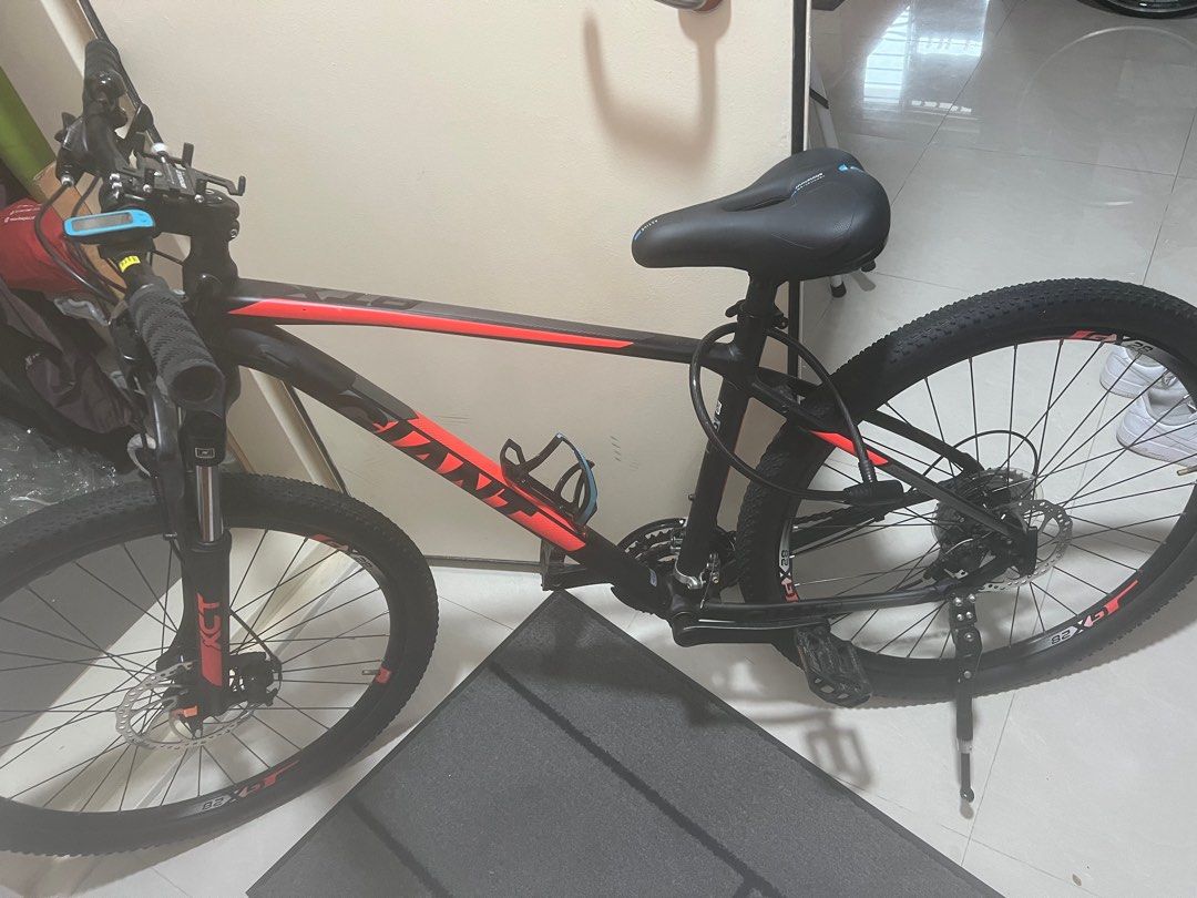 Giant mountain bike ISO 42102, Sports Equipment, Bicycles & Parts