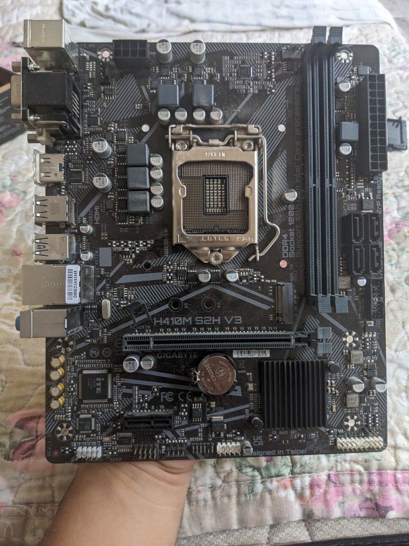 Gigabyte H410m S2H V3 Motherboard 10th gen, Computers & Tech, Desktops