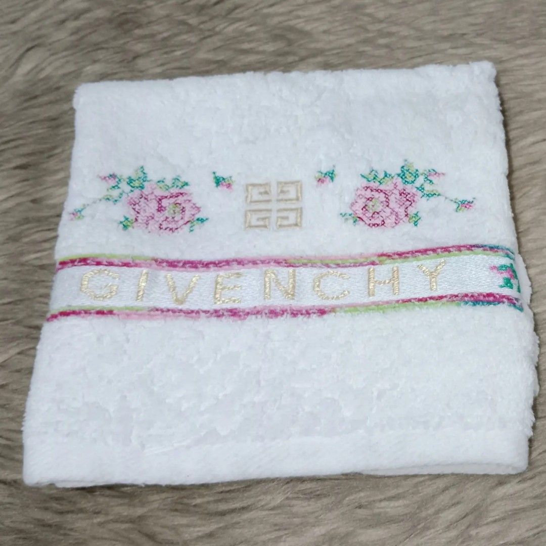 Givenchy White Face Towel (Category: Face Care) located in Caloocan City. Submitted by sassypurchased (Listing ID 1218644786, Image 2). Description: Givenchy White Face Towel 299 Good condition From Japan Preloved Shop NOT UKAY SOURCE Measurements: H-12.5 L-12.5 inches approx DETAILS ARE POSTED IN THE PIC ♥️Sold as is. What you see is what you get. Price reflects condition ♥️Please manage your expectations because it is a pre-loved item and will 