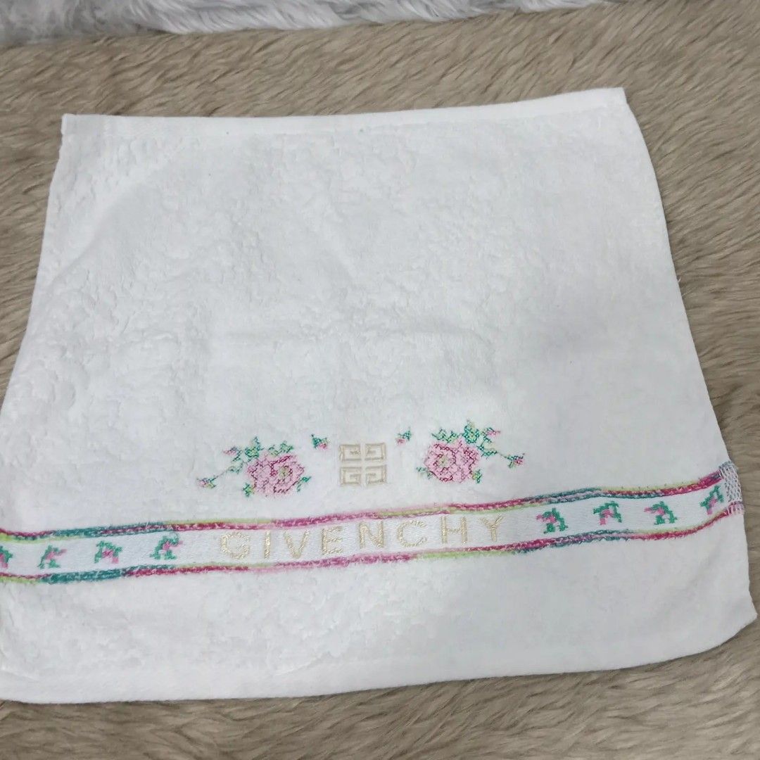 Givenchy White Face Towel (Category: Face Care) located in Caloocan City. Submitted by sassypurchased (Listing ID 1218644786, Image 1). Description: Givenchy White Face Towel 299 Good condition From Japan Preloved Shop NOT UKAY SOURCE Measurements: H-12.5 L-12.5 inches approx DETAILS ARE POSTED IN THE PIC ♥️Sold as is. What you see is what you get. Price reflects condition ♥️Please manage your expectations because it is a pre-loved item and will 