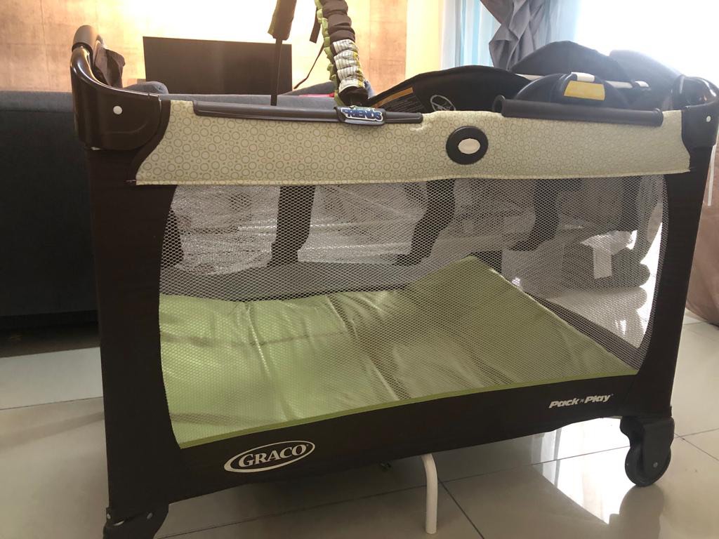 Graco baby Cot, Babies & Kids, Baby Nursery & Kids Furniture, Cots & Cribs on Carousell
