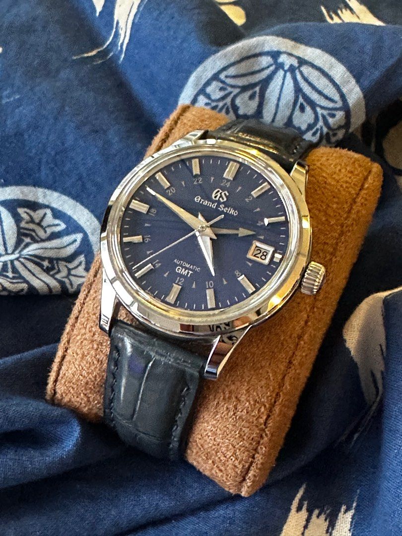 Grand Seiko GMT HODINKEE Limited Edition (SBGM239), Luxury, Watches on  Carousell