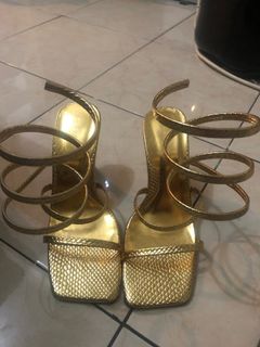 (Kategori: ) berada di . Dikirim oleh declutteringcloset09 (ID iklan 1218723897, Gambar 1). Deskripsi: .