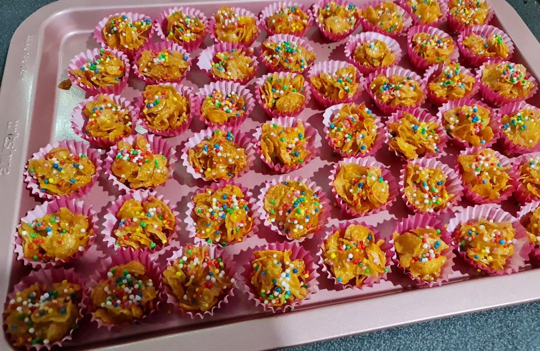 Honey Cornflakes (50 pcs), Food & Drinks, Homemade Bakes on Carousell