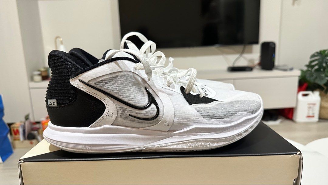 KYRIE LOW 5 EP 籃球鞋男鞋10.5號28.5cm白黑-D 二手9.5成新, 他的時尚