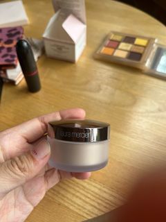 Laura Mercier translucent powder