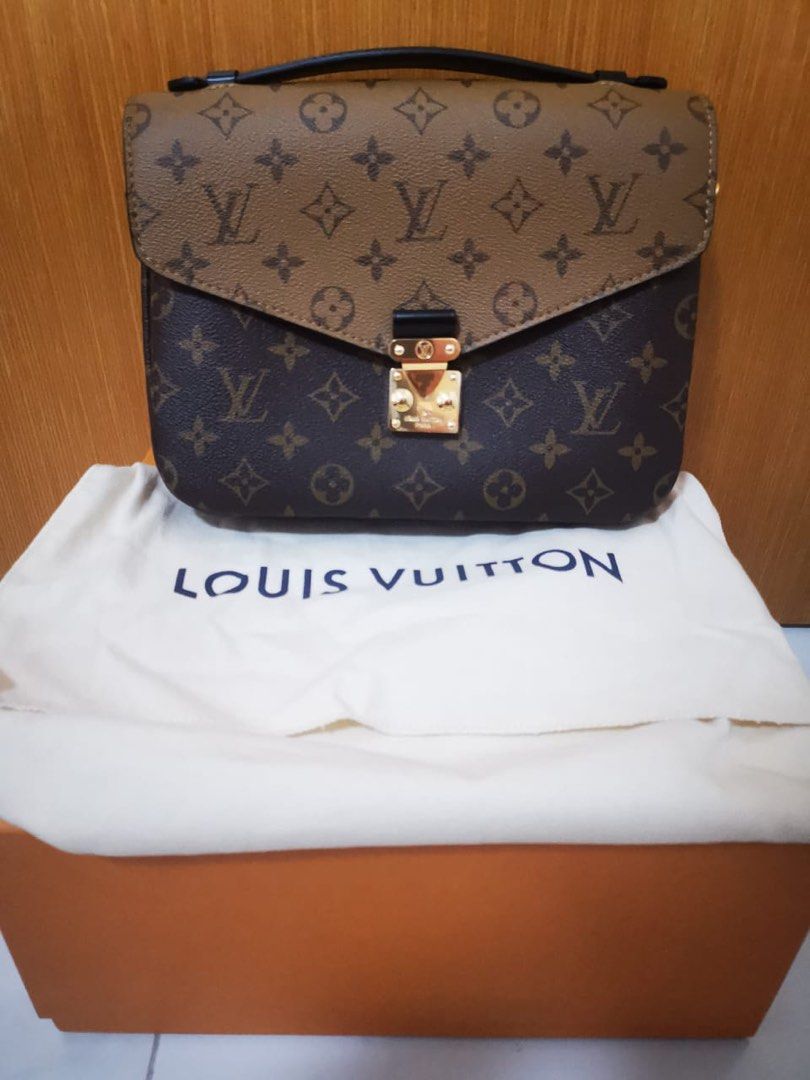 Louis Vuitton pouchette metris reversed crossbody bag, Women's Fashion, Bags  & Wallets on Carousell