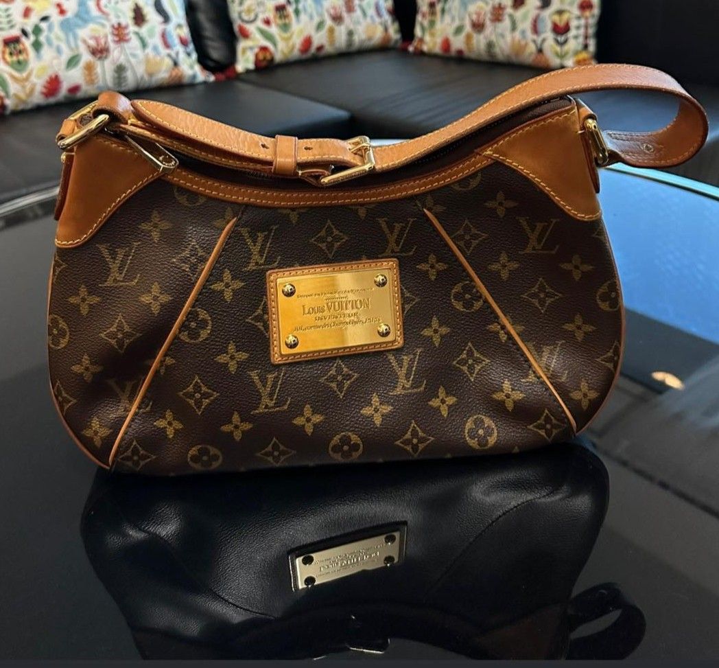 Louis Vuitton monogram Thames Shoulder bag, Luxury, Bags & Wallets on  Carousell