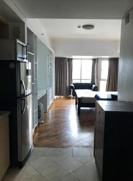 Rockwell Manansala Studio FOR LEASE (Category: Apartments & Condos) located in Makati City. Submitted by Rhea18 (Listing ID 1218558147, Image 1). Description: The Manansala Studio, 36sqm, no parking Furnished, facing mall. Well maintained unit Clean and negotiable. 35,000.00 LAST PRICE 1 year advance See to Appreciate, Book the viewing with Us. Please contact Rhei @ +63 961 168 0608 or (0945) 970 5658 GODBLESS 🙏🙏🙏.