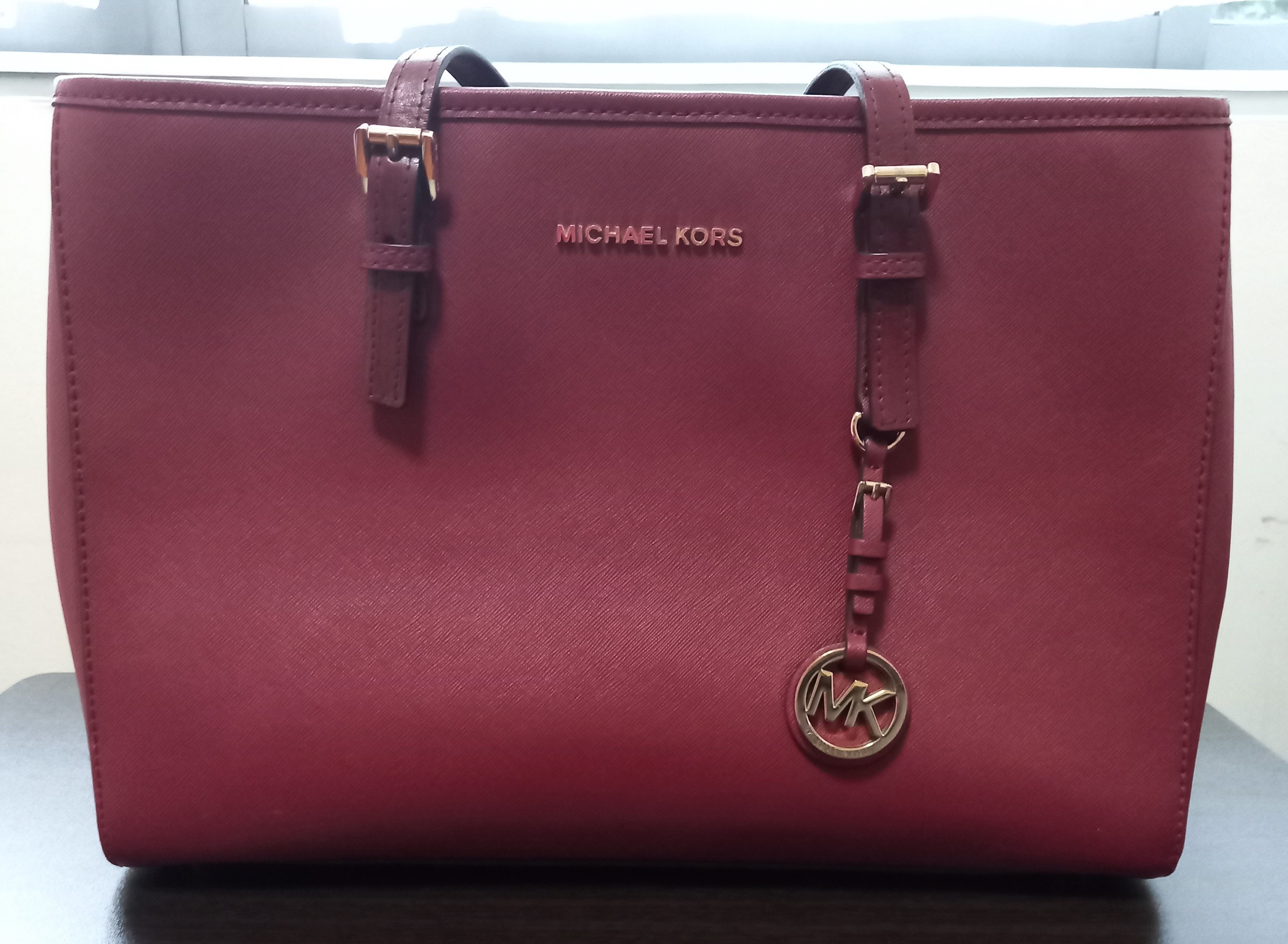 Michael Kors Bag, Luxury, Bags & Wallets on Carousell
