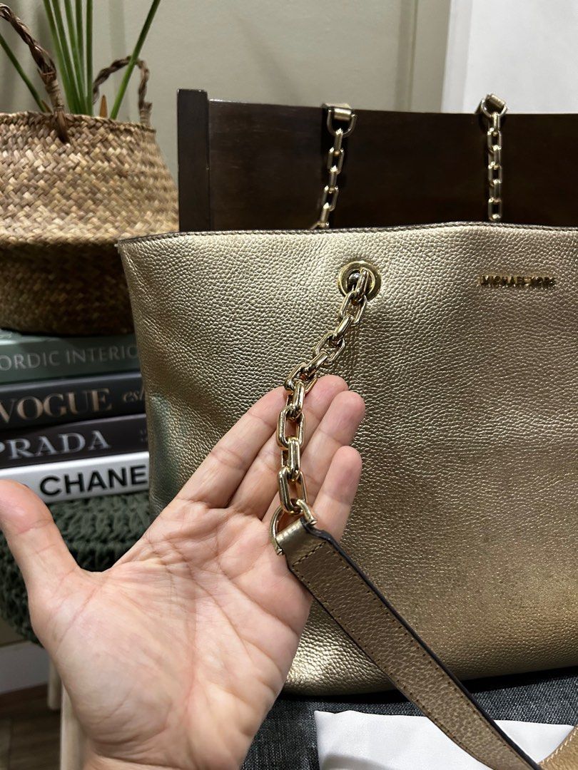 Michael Kors Purses for sale in Long Beach, California | Facebook  Marketplace | Facebook