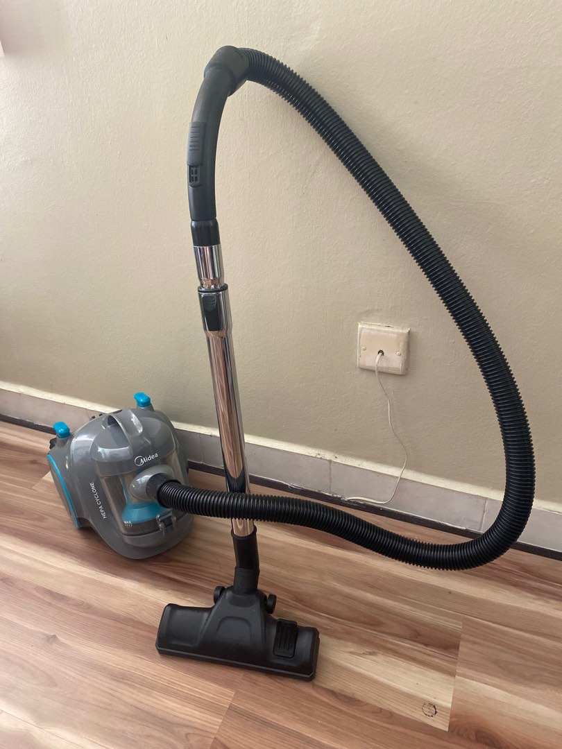Midea Bagless Vacuum Cleaner with HEPA Filter, TV & Home Appliances