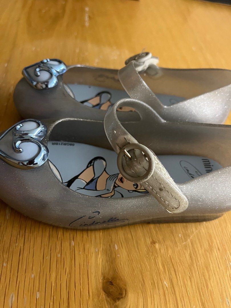 Cinderella best sale mini melissa