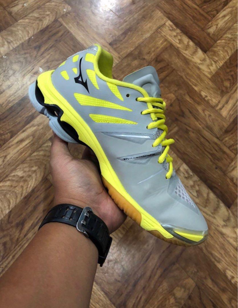 Mizuno wave lightning outlet z yellow