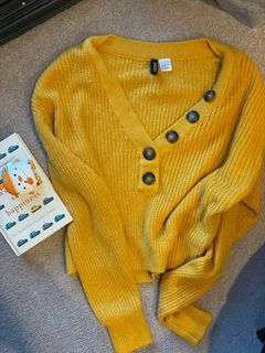 Mustard yellow sweater