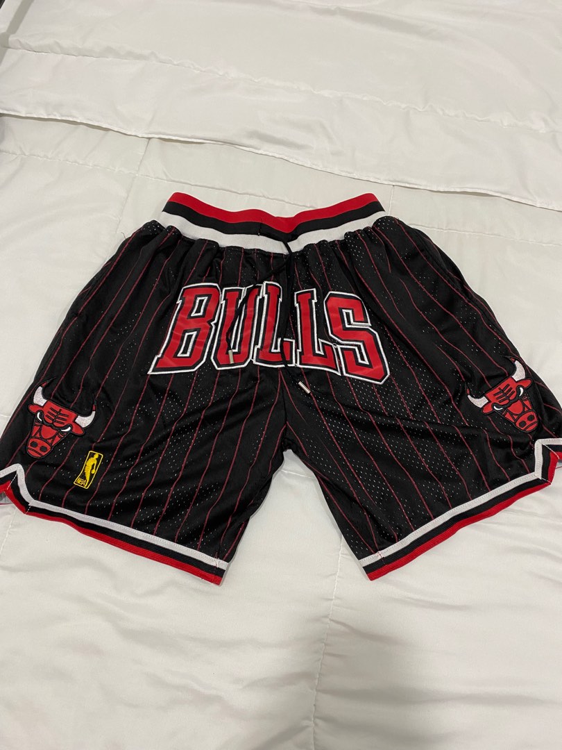 Vintage Chicago Bulls Nike Black NBA Shorts Size 38