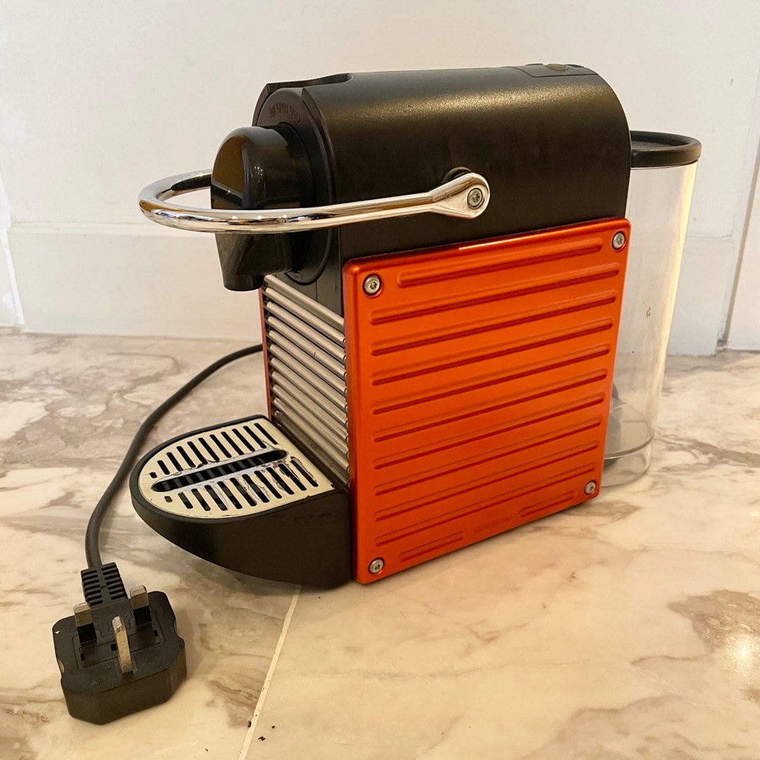 Nespresso pixie machine, TV & Home Appliances, Kitchen Appliances