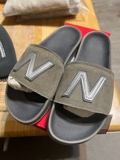 New balance 拖鞋