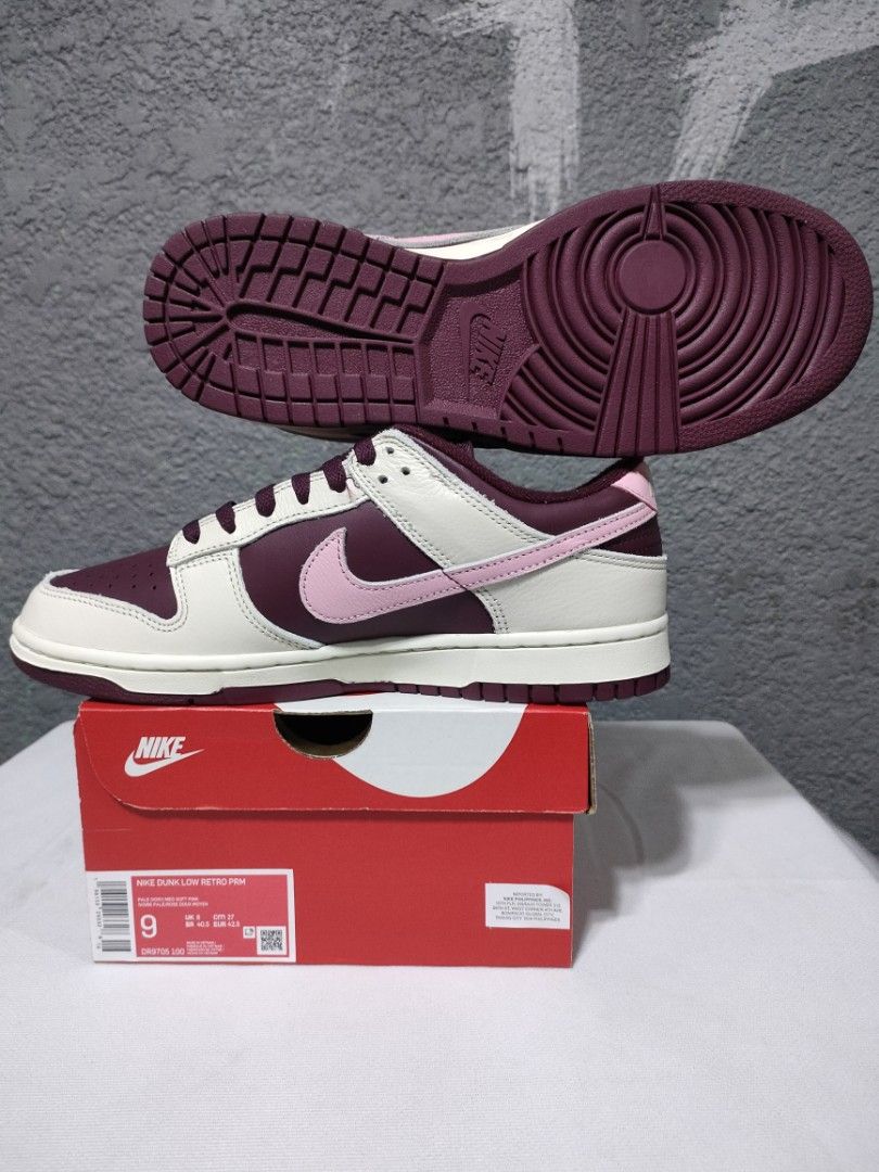 valentines nike dunk