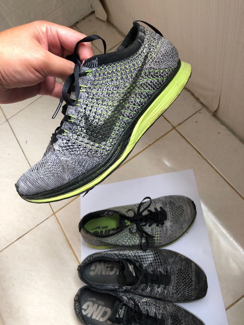 nike flyknit racer oreo volt