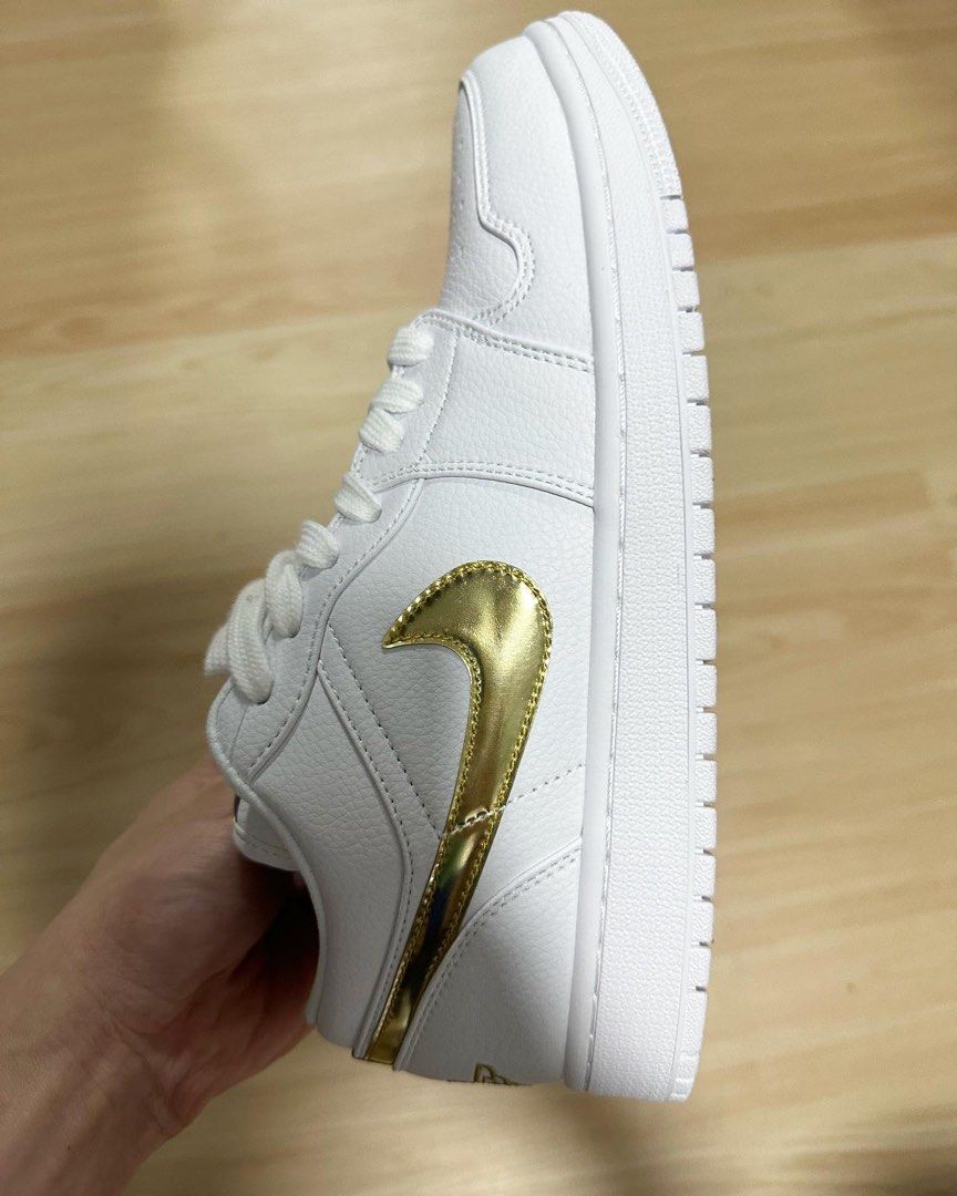 Jordan Brand Air Jordan 1 Retro High OG 'White Cement' TECH  GREY/MUSLIN-BLACK-WHITE | DZ5485-052