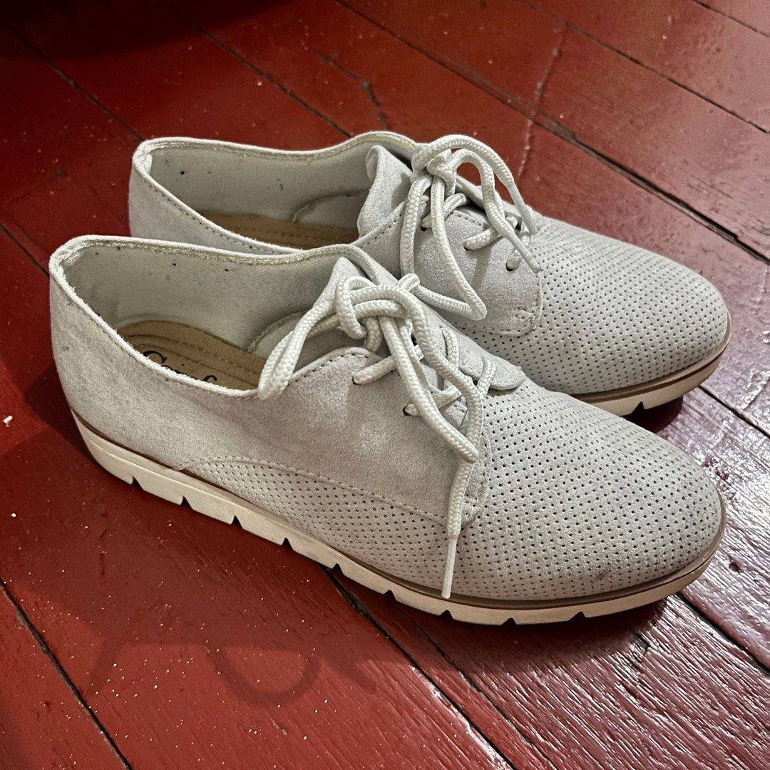 Payless shoes on Carousell