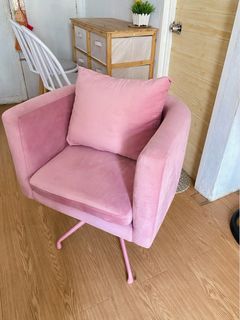 Pink velvet Swivel chair