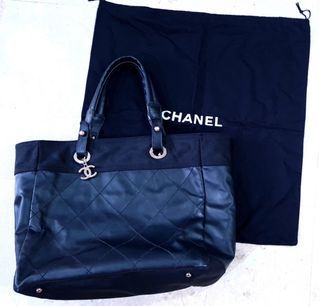 Pre-loved Chanel Black Leather Tote / Hand / Shoulder Carry Shopping Bag