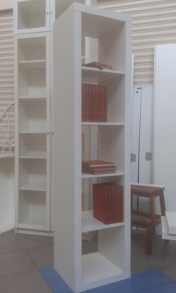 Preloved Ikea EXPEDIT Shelving Unit 5x1, white discontinued