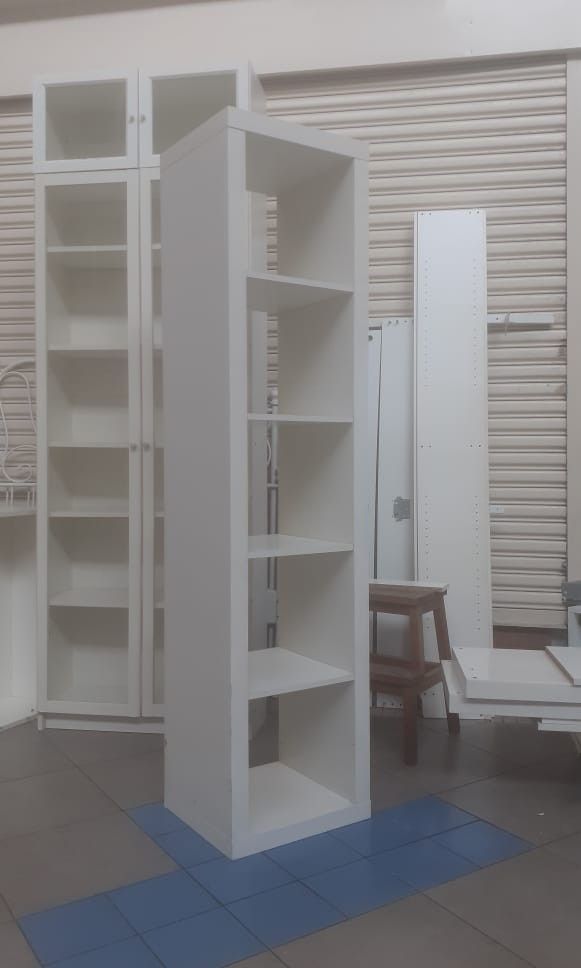 Preloved Ikea EXPEDIT Shelving Unit 5x1, white discontinued