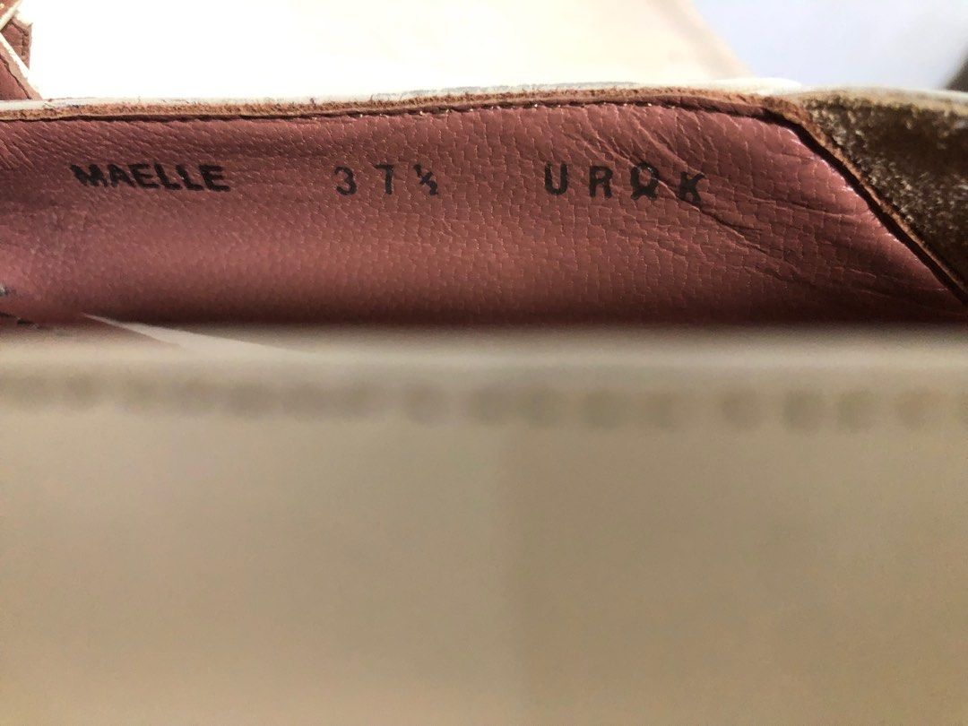 Pre-owned Bally Loafers (size 37.5) (Category: Loafers) located in Manila. Submitted by cbgapparel (Listing ID 1218721099, Image 3). Description: with minimal signs of use.