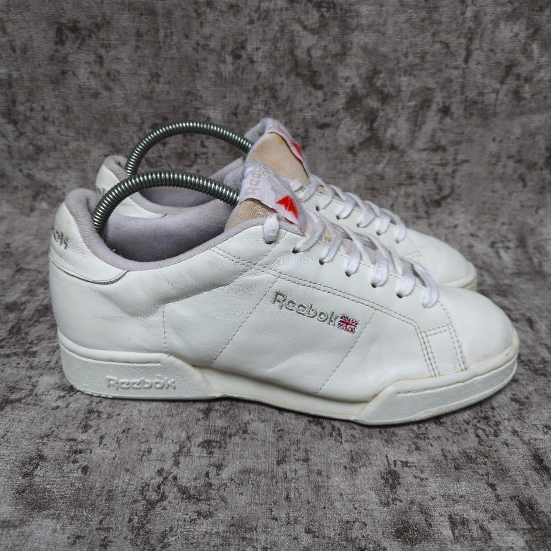 Reebok newport classic Fesyen Pria Sepatu Sneakers di Carousell