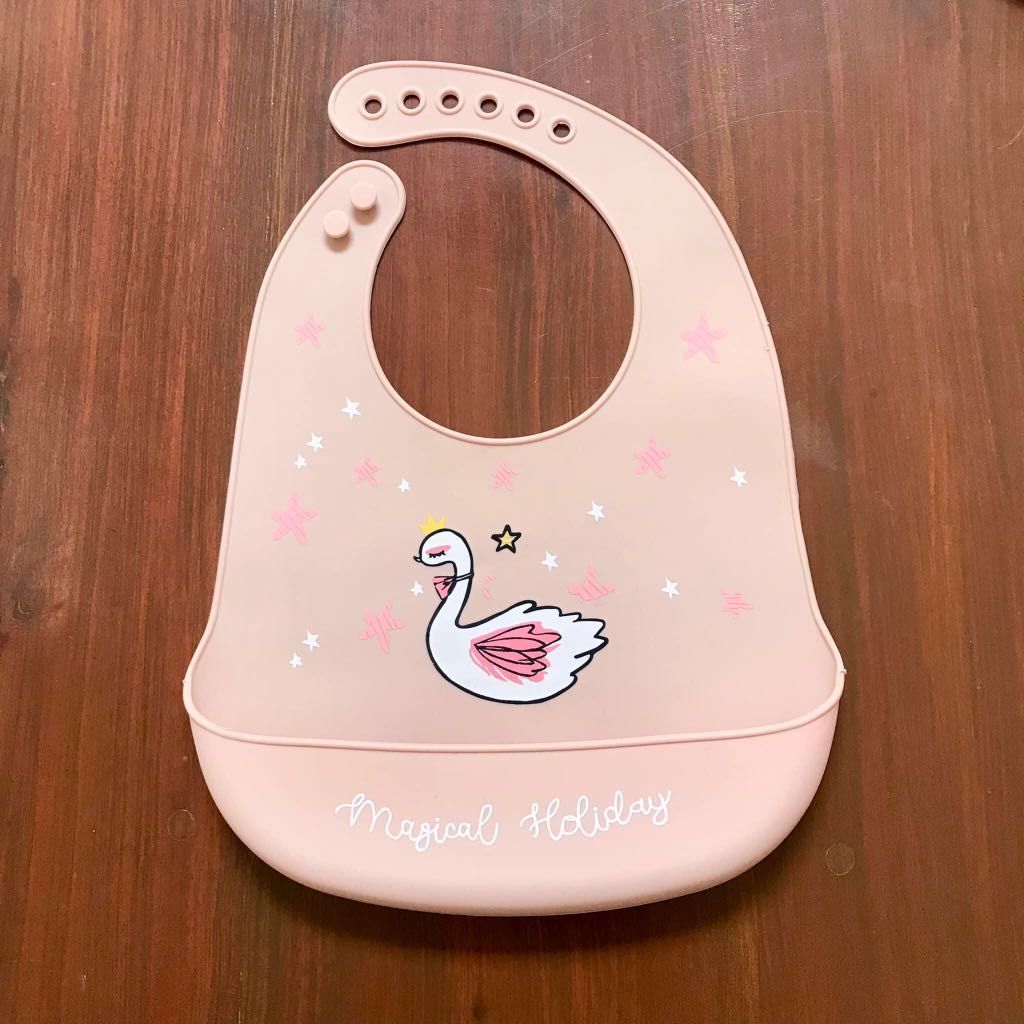 Rubber Bib for Infant (Category: Soothers & Pacifiers) located in Quezon City. Submitted by gownsandgoodiez (Listing ID 1218728125, Image 1). Description: Like new .