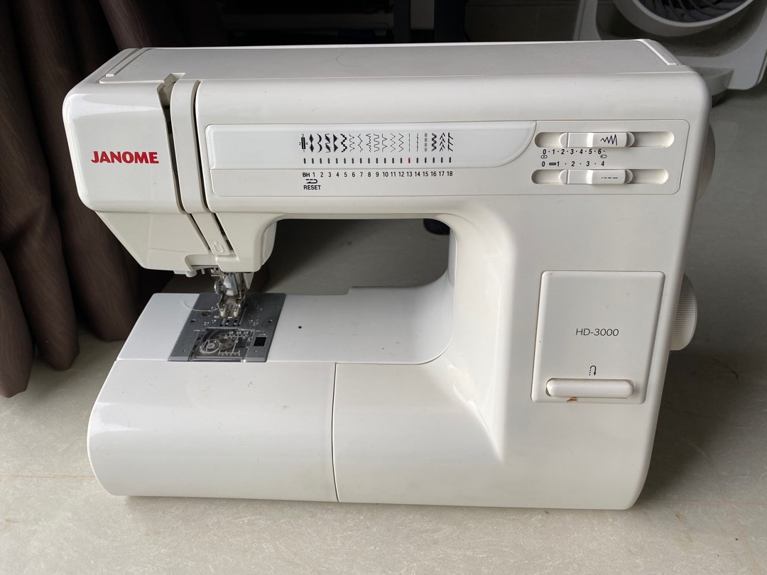 Sewing machine Janome HD3000, Hobbies & Toys, Stationery & Craft
