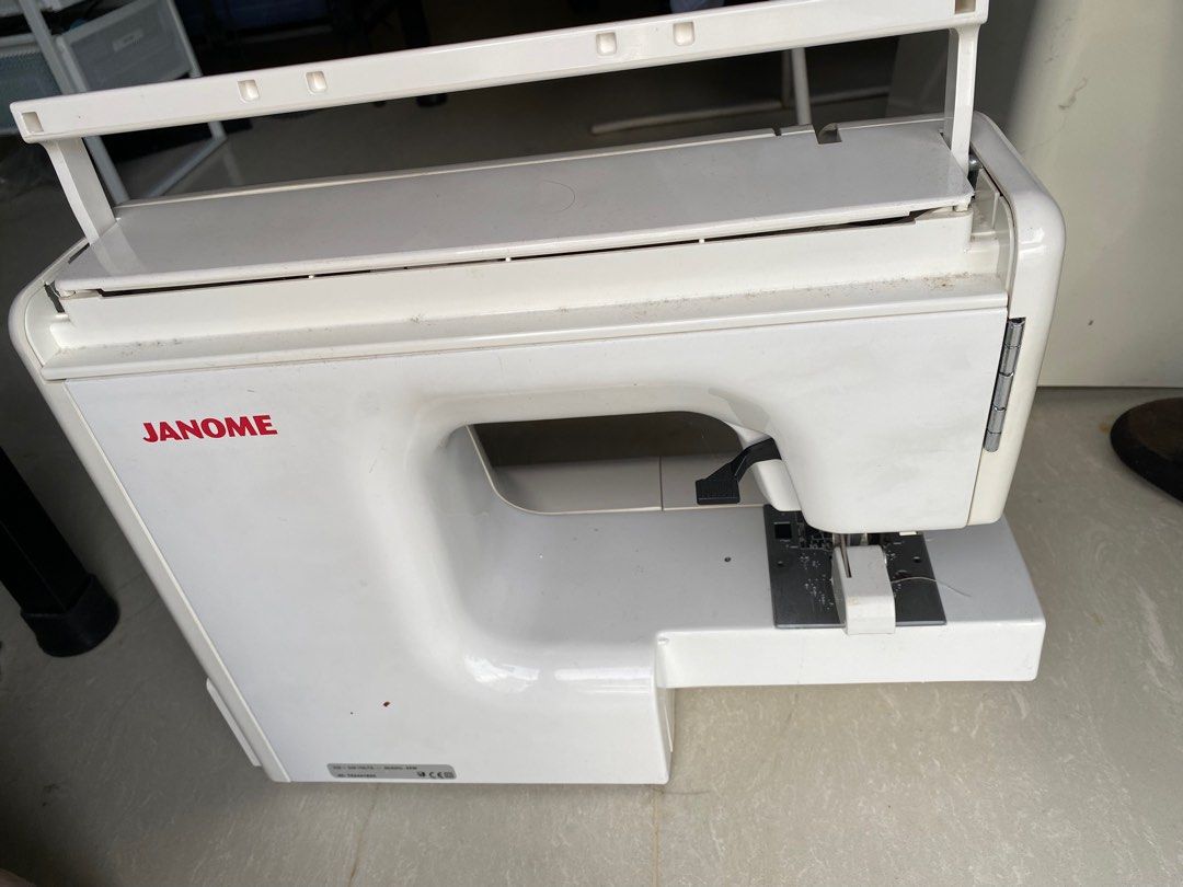 Sewing machine Janome HD3000, Hobbies & Toys, Stationery & Craft