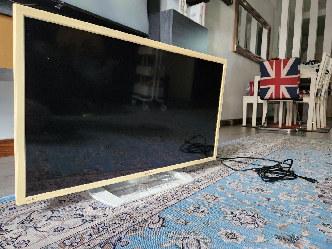 SHARP LED TV 32 Inch [LC-32LE265M-WH], TV & Home Appliances, TV