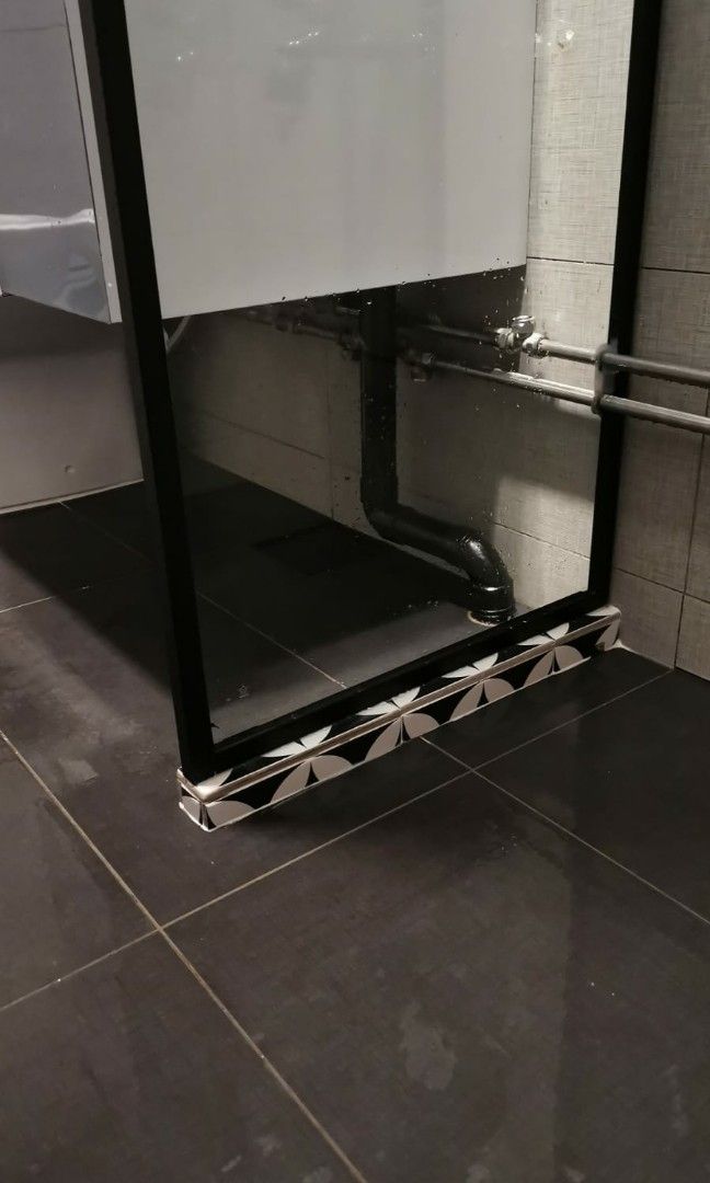 Shower Screen + Kerb + Swing door!!!, Furniture & Home Living, Home ...