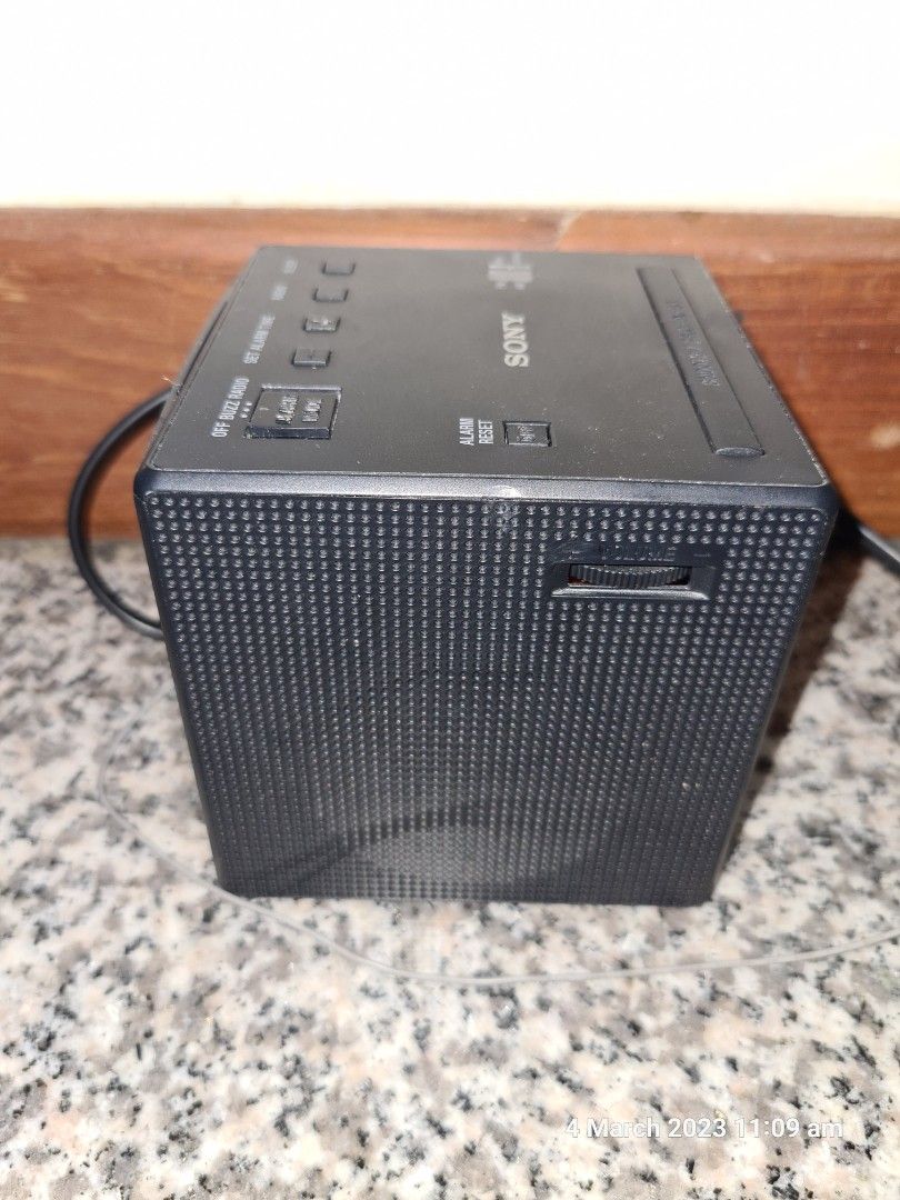 Sony Alarm clock radio, Furniture & Home Living, Home Decor, Clocks on