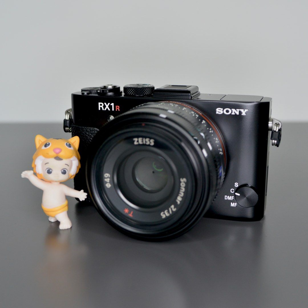 Sony RX1R II Full Frame Compact Camera, Photography, Cameras on Carousell
