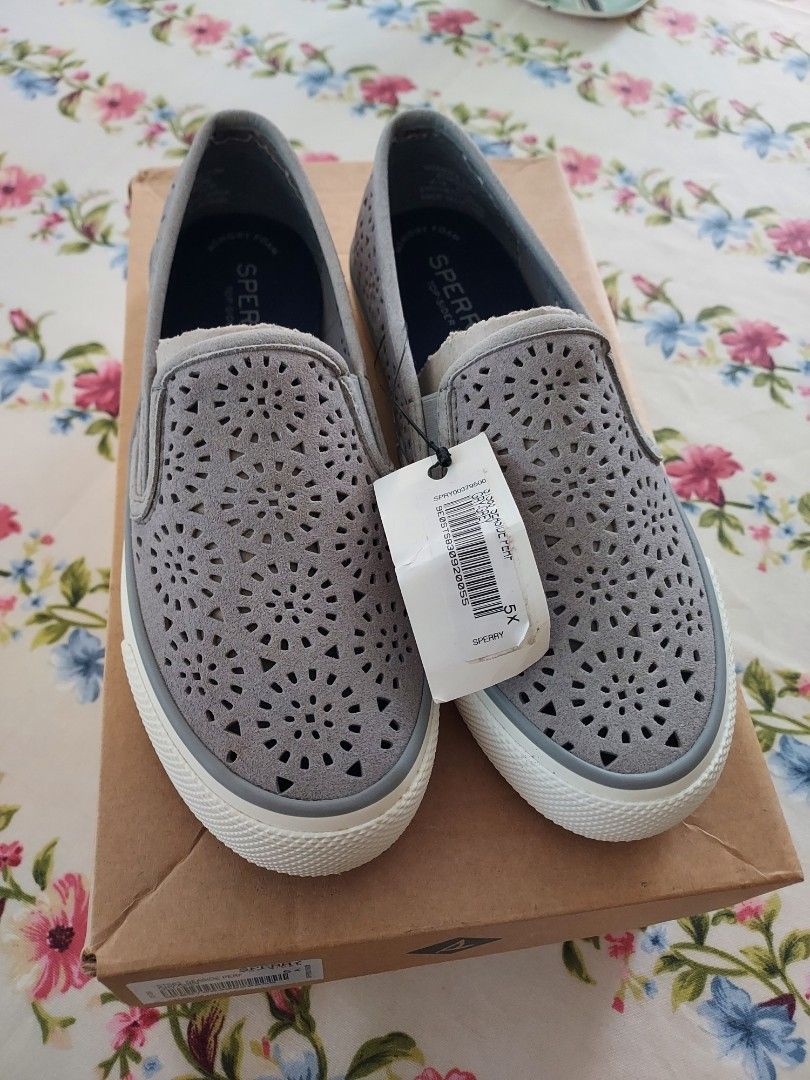 Sperry seaside perfs top