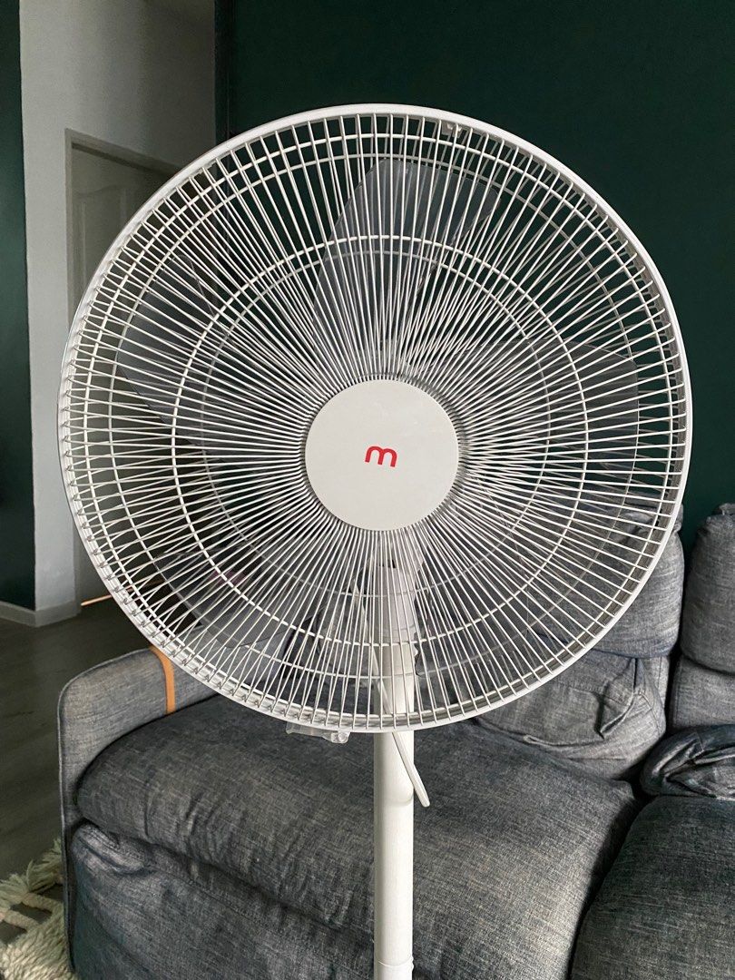 Standing Fan White Minimalist, Furniture & Home Living, Lighting & Fans, Fans on Carousell