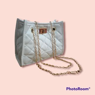 #tasputih #bag #tasrantai #taskondangan #taspesta #tasmini #taspolos #tascewek #tasselempang